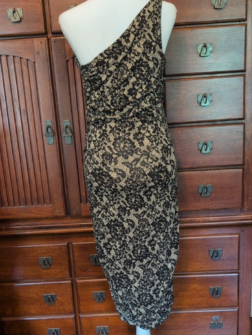 Michael Kors One-Shoulder Black Lace overlay Look  Dress With Scruched SideSeams - Picture 3 of 9
